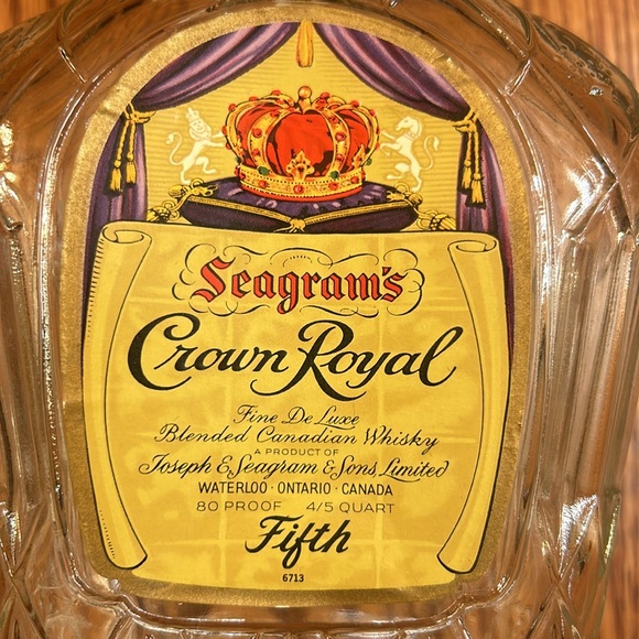 Vintage 1963 Seagram’s Crown Royal Canadian Whisky Fifth Empty Bottle w/ Pouch - Picture 4 of 14